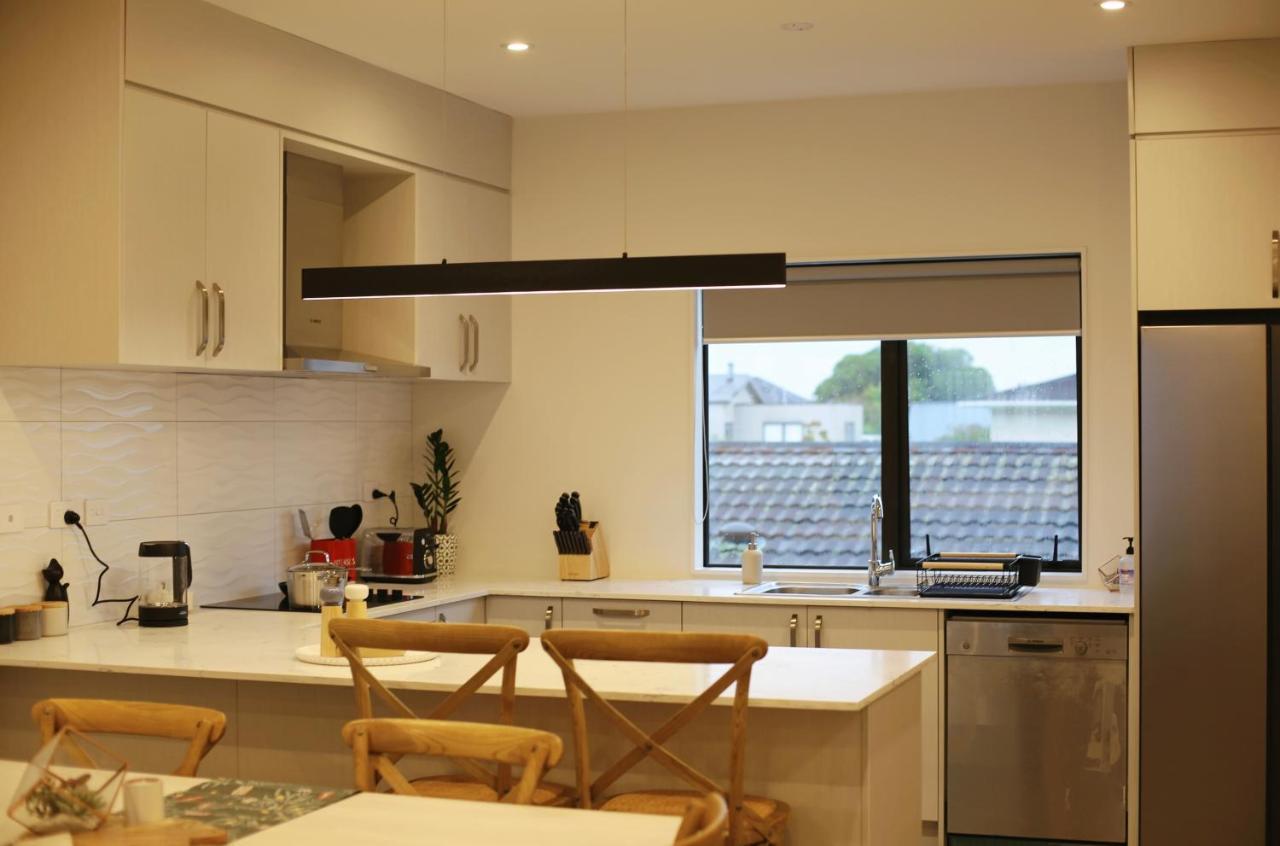Cozy And Comfortable, Sunny Three-Storey Building Auckland Exterior foto